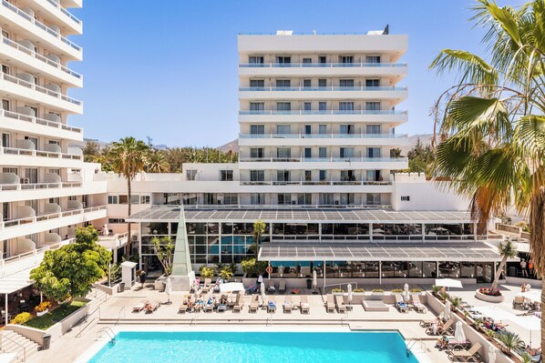 2 outdoor pools, pool umbrellas, pool loungers