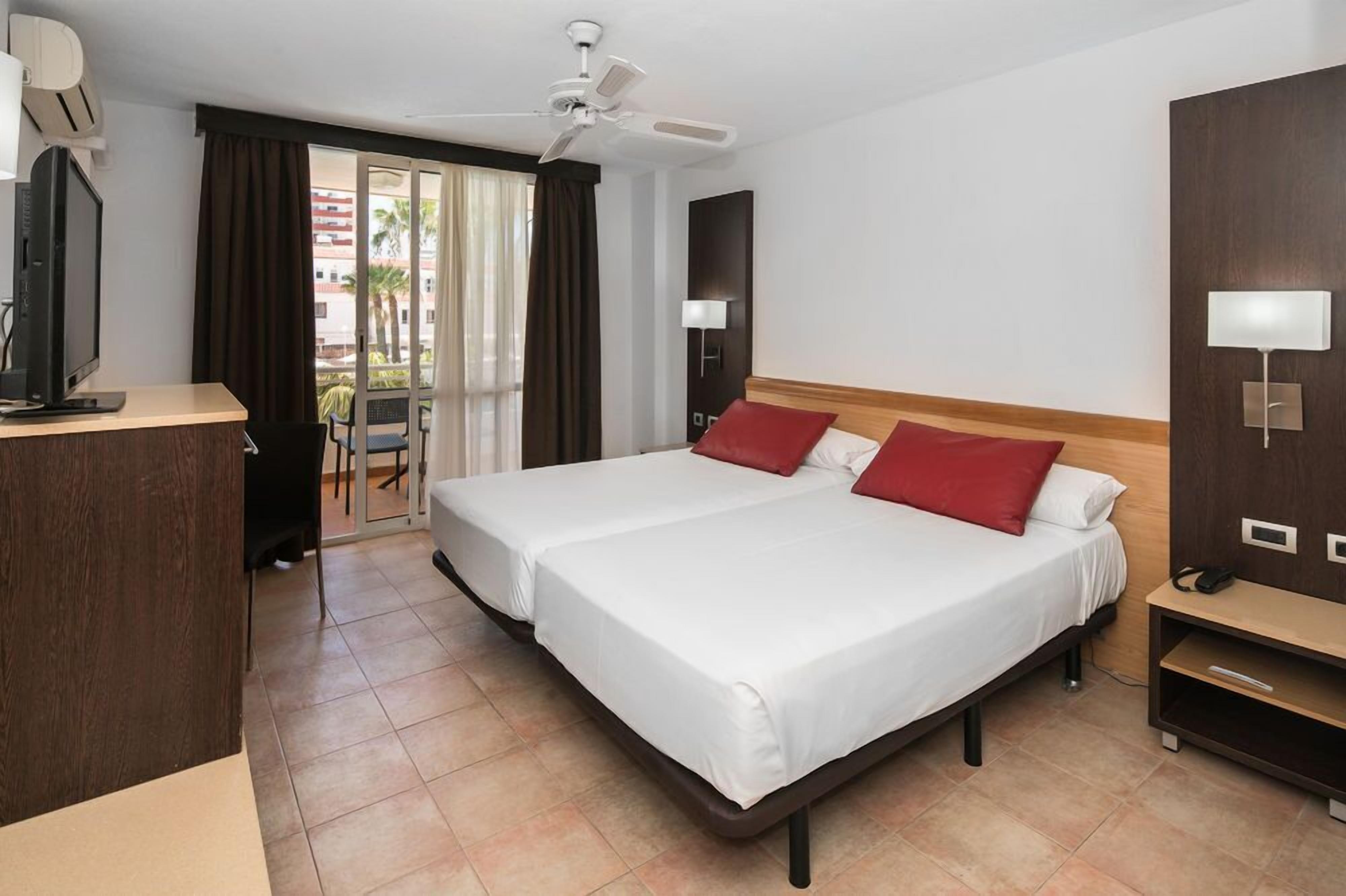 In-room safe, desk, free WiFi, bed sheets