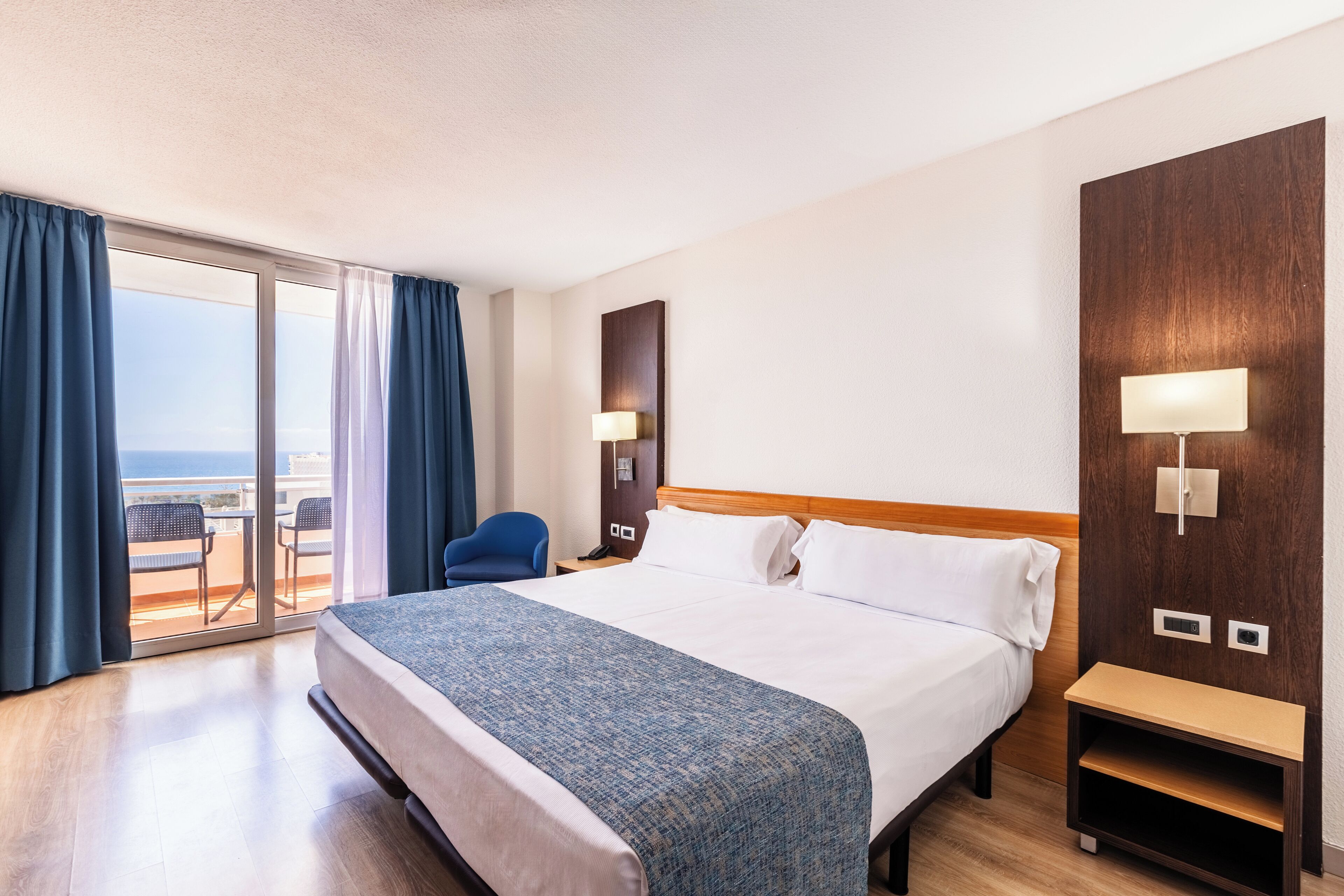 Photo - Catalonia Oro Negro