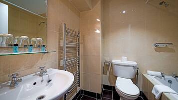 Articles de tocador gratuïts, assecador de cabells i tovalloles