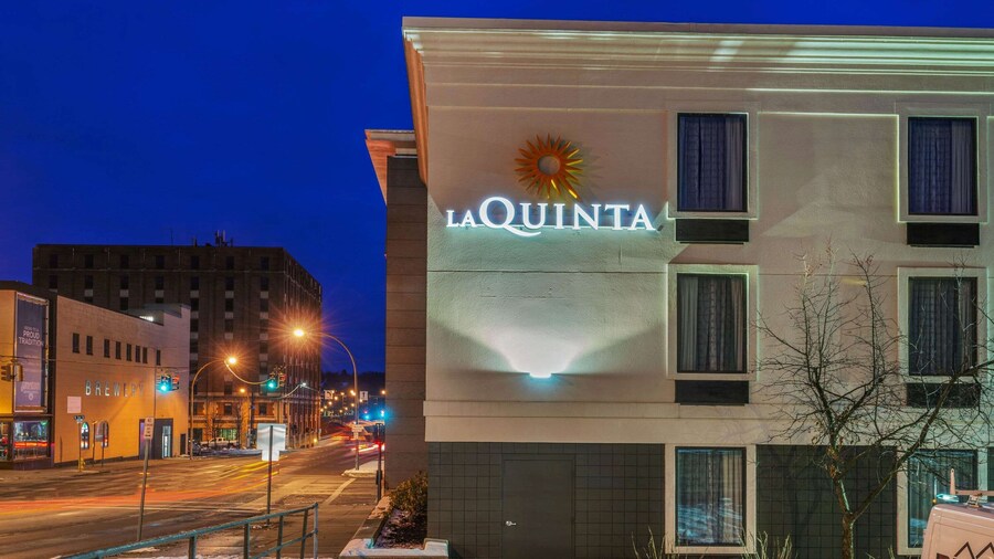 La Quinta Inn & Suites by Wyndham Jamestown