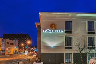 La Quinta Inn & Suites by Wyndham Jamestown