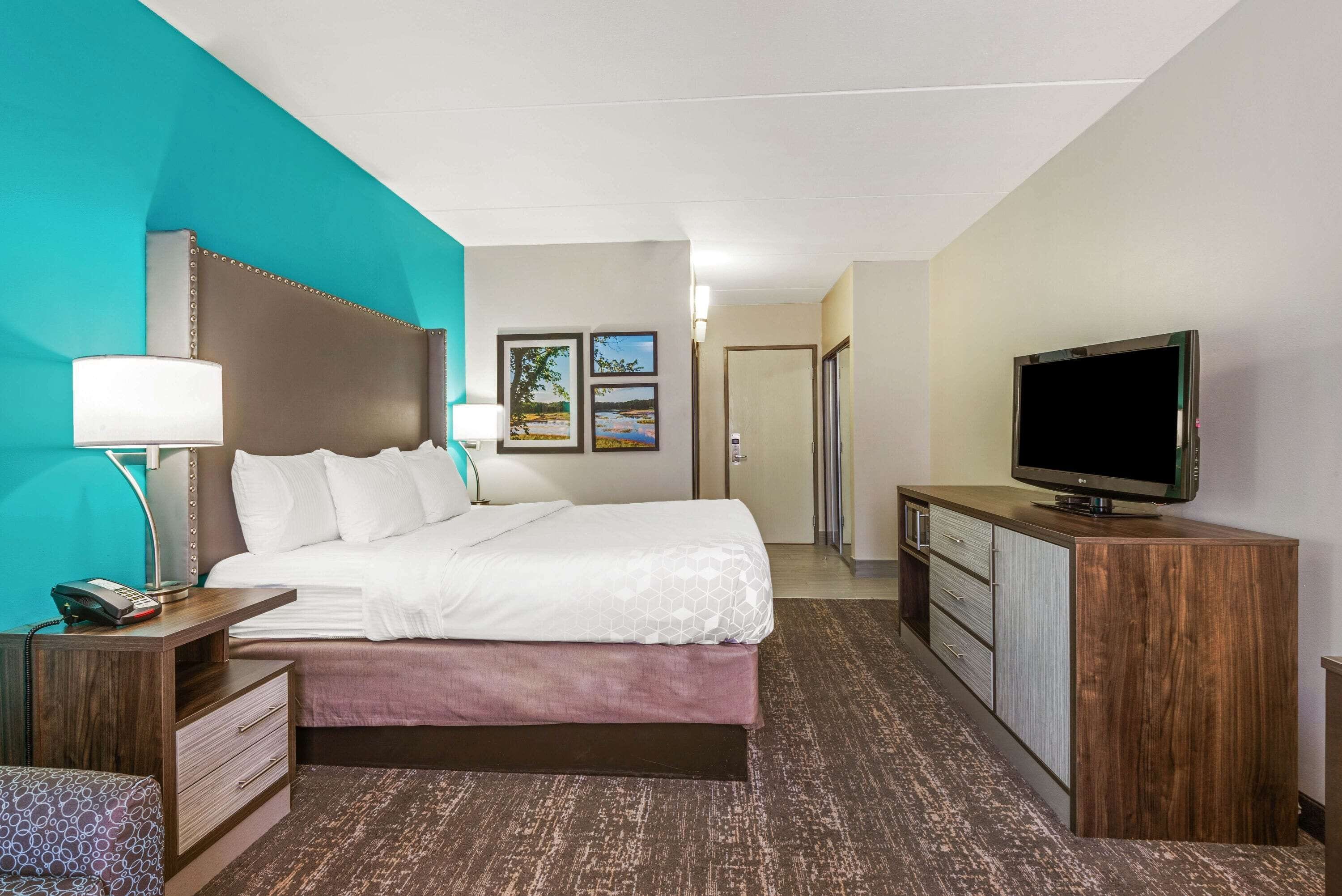 premium bedding, down duvets, pillow-top beds, in-room safe