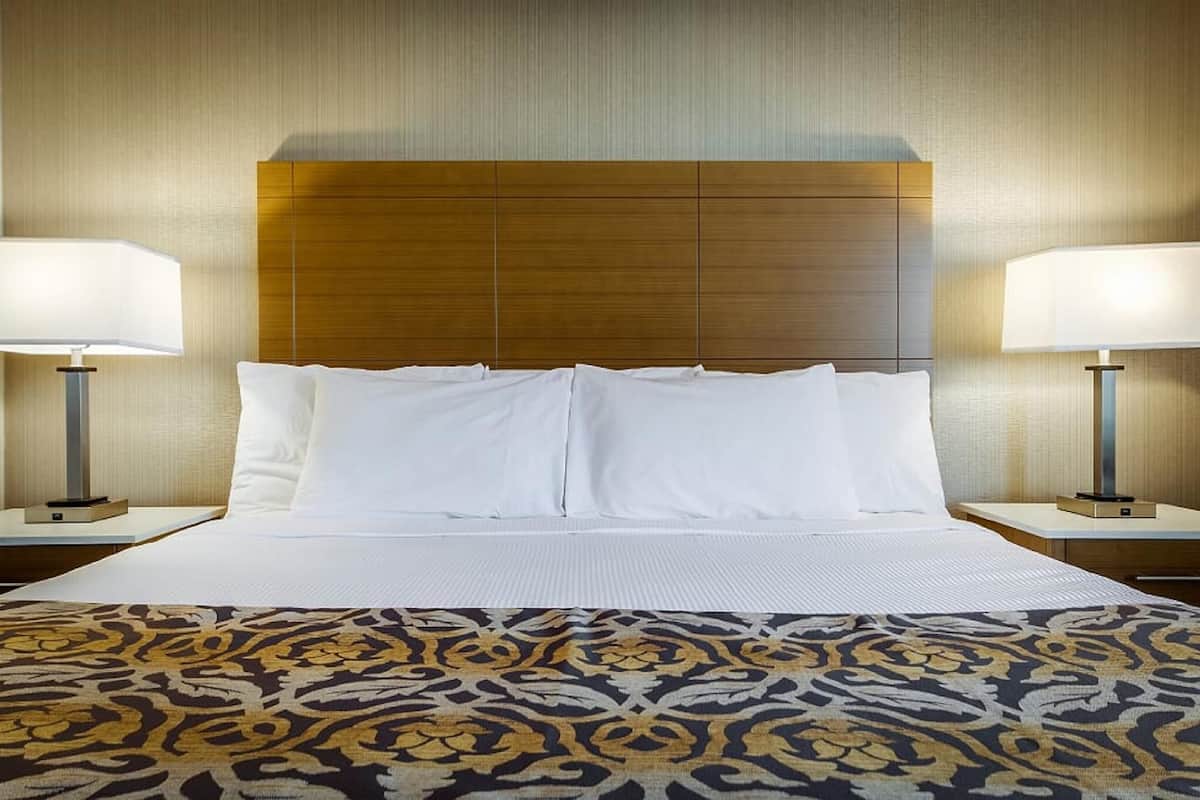 Premium bedding, in-room safe, desk, blackout drapes