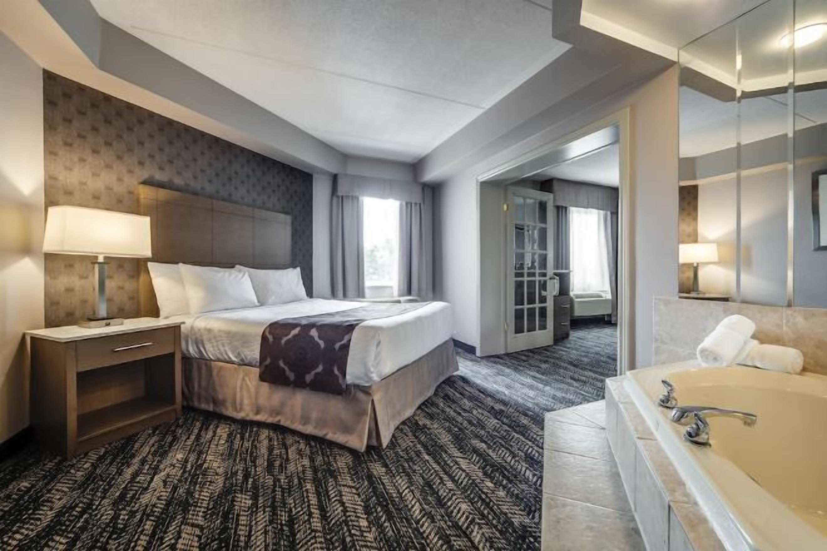 Literie de qualité supérieure, coffres-forts dans les chambres, bureau