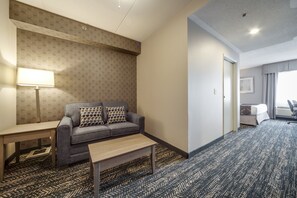 Premium bedding, in-room safe, desk, blackout curtains