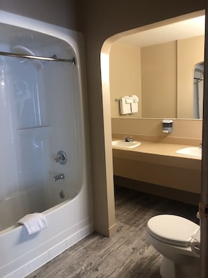 Bathroom - Clearwater Valley Resort (Clearwater)