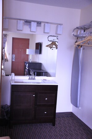 Bathroom sink
