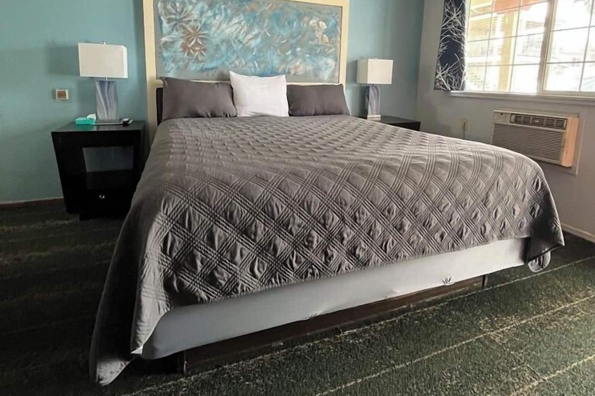 Select Comfort beds, individually decorated, desk, blackout drapes