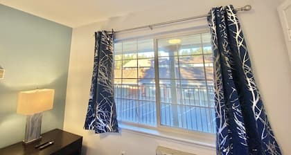 Bluebird Day Inn & Suites