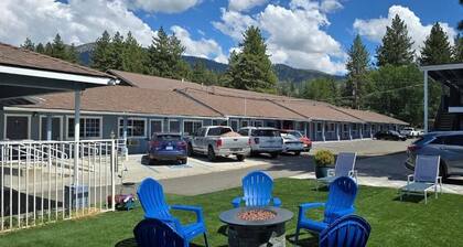 Bluebird Day Inn & Suites