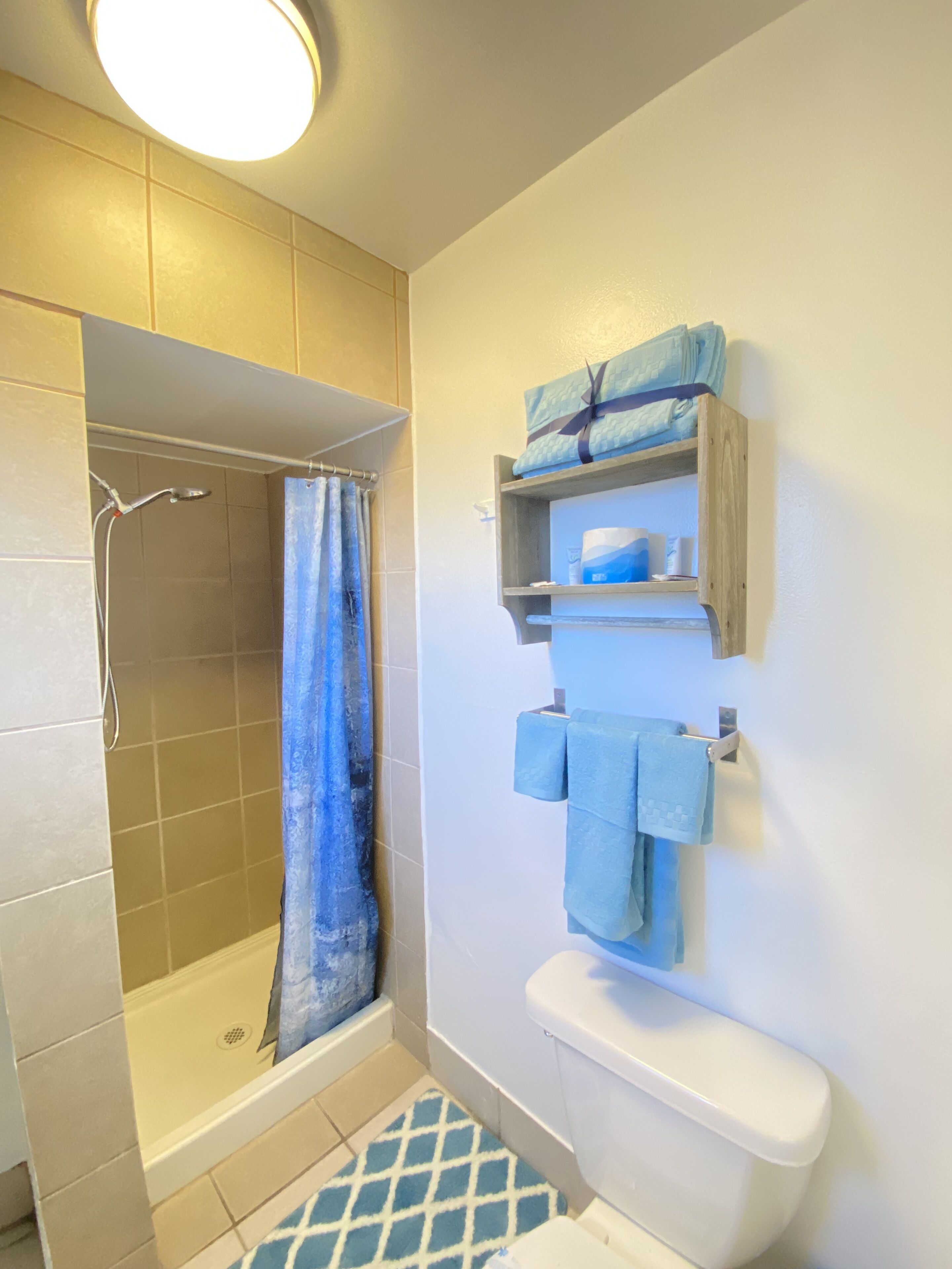 Foto - Bluebird Day Inn & Suites