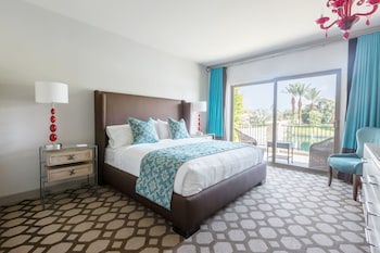 Deluxe Lakeview, 1 King Bed | Egyptian cotton sheets, premium bedding, down comforters, pillowtop beds at The Chateau at Lake La Quinta