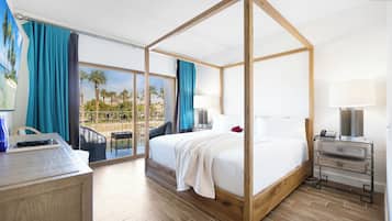 Deluxe Room | Egyptian cotton sheets, premium bedding, down comforters, pillowtop beds
