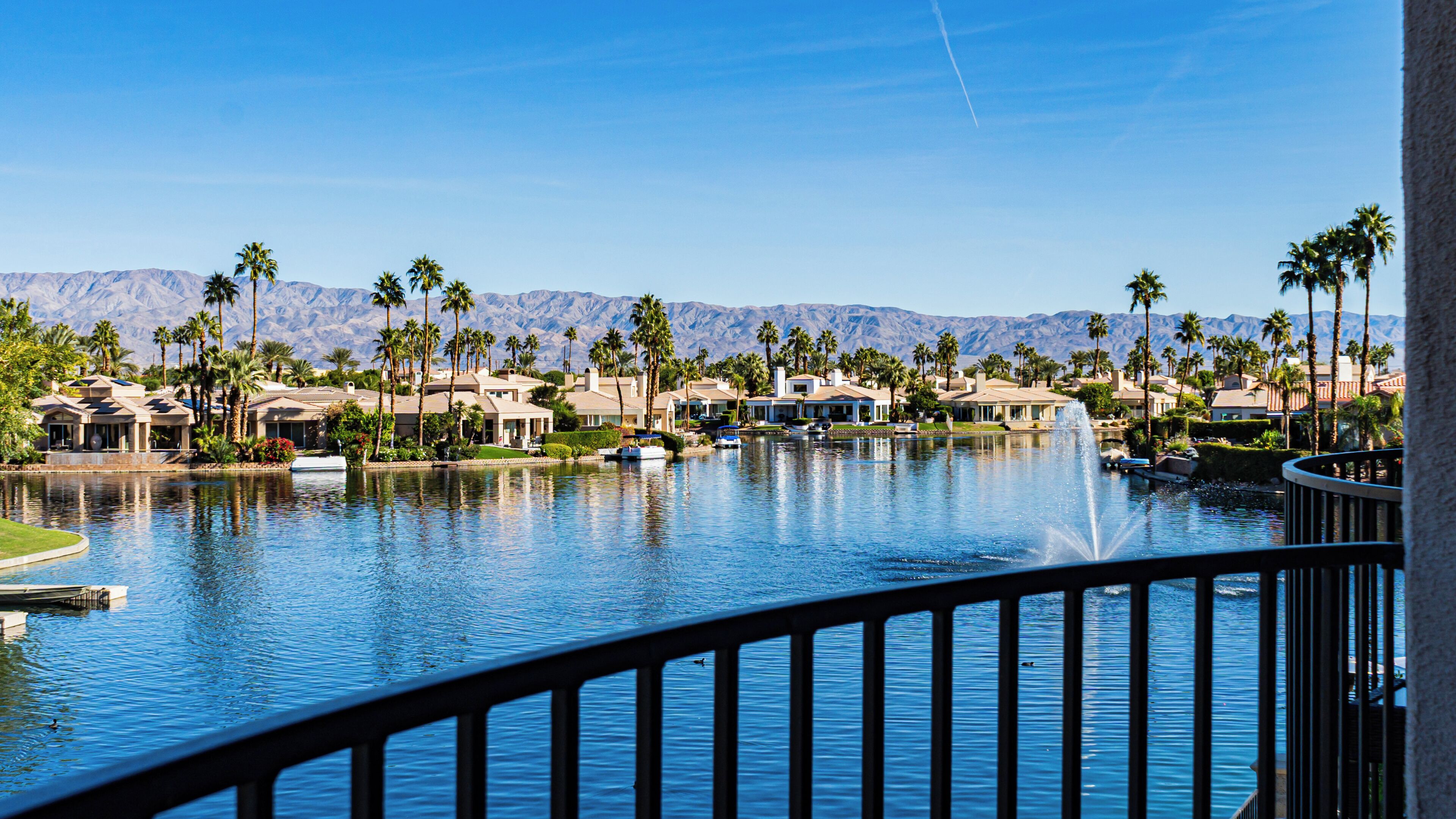 Egyptian cotton sheets, premium bedding, down comforters, pillowtop beds