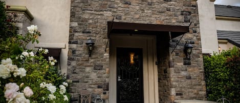 Fachada de la propiedad