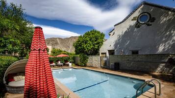 Bungalow, 1 King Bed, Non Smoking | 1 Schlafzimmer, Bettwäsche aus ägyptischer Baumwolle