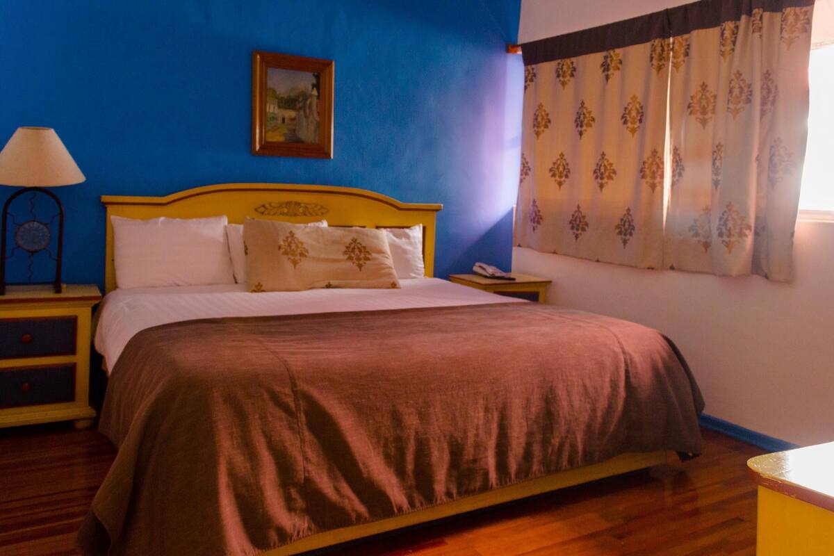 Standard Room, 1 King Bed | Down comforters, pillowtop beds, blackout drapes, WiFi (free)