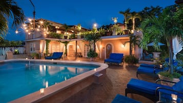 Outdoor pool, sun loungers