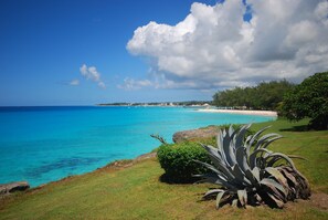 Beach nearby, white sand, sun-loungers, beach towels