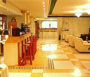 Bar (trong khuôn viên)