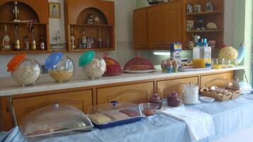 Desayuno buffet todos los días (con cargo)