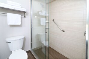 Suite, 1 très grand lit (Living) | Salle de bain