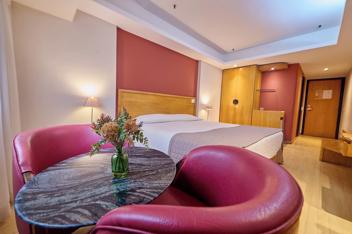Minibar, in-room safe, laptop workspace, free WiFi