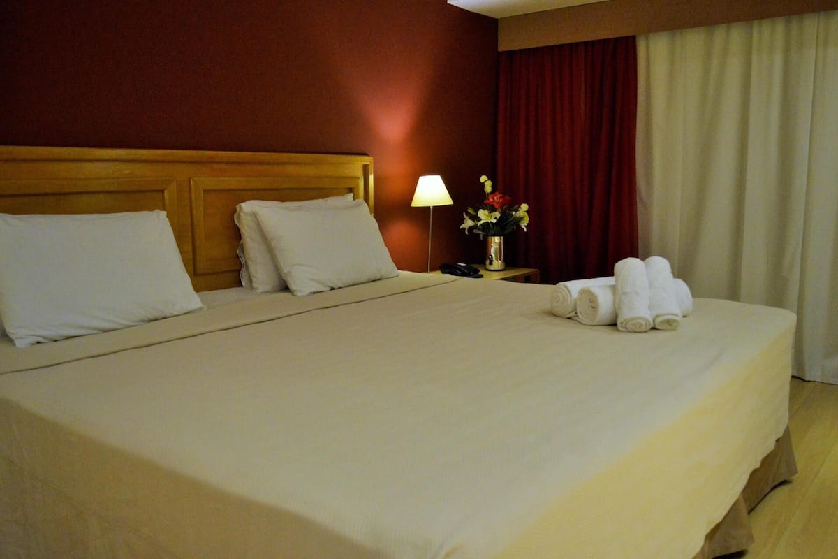 Minibar, in-room safe, laptop workspace, free WiFi