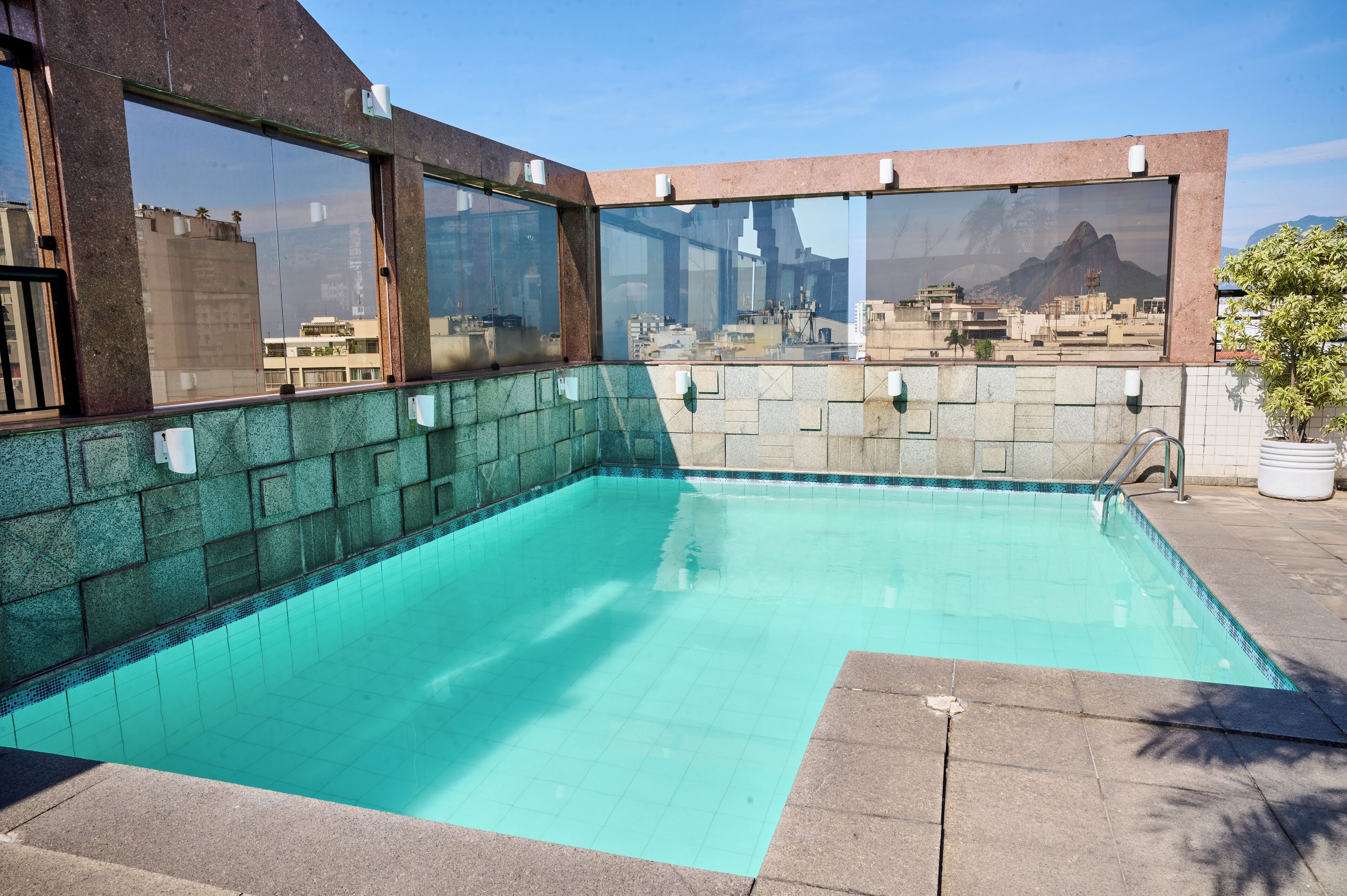 outdoor pool, pool loungers