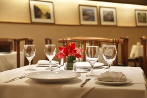 Se sirven desayunos, comidas y cenas 