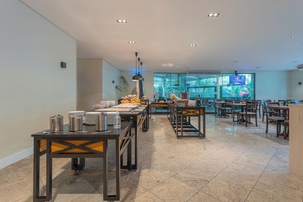 Daily buffet breakfast (BRL 48.50 per person)