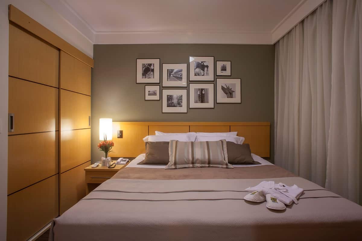 Minibar, két bảo mật tại phòng, bàn, màn/rèm cản sáng 