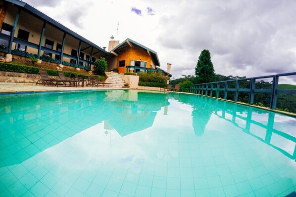 Outdoor pool, pool loungers