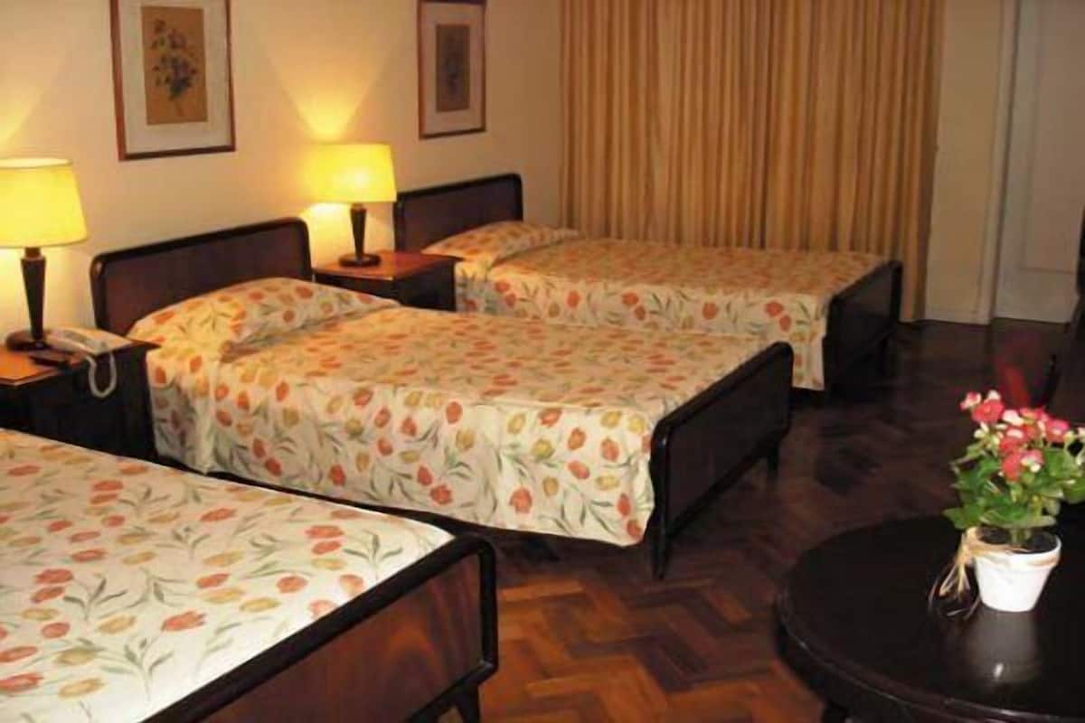 Standard Room | Minibar, in-room safe