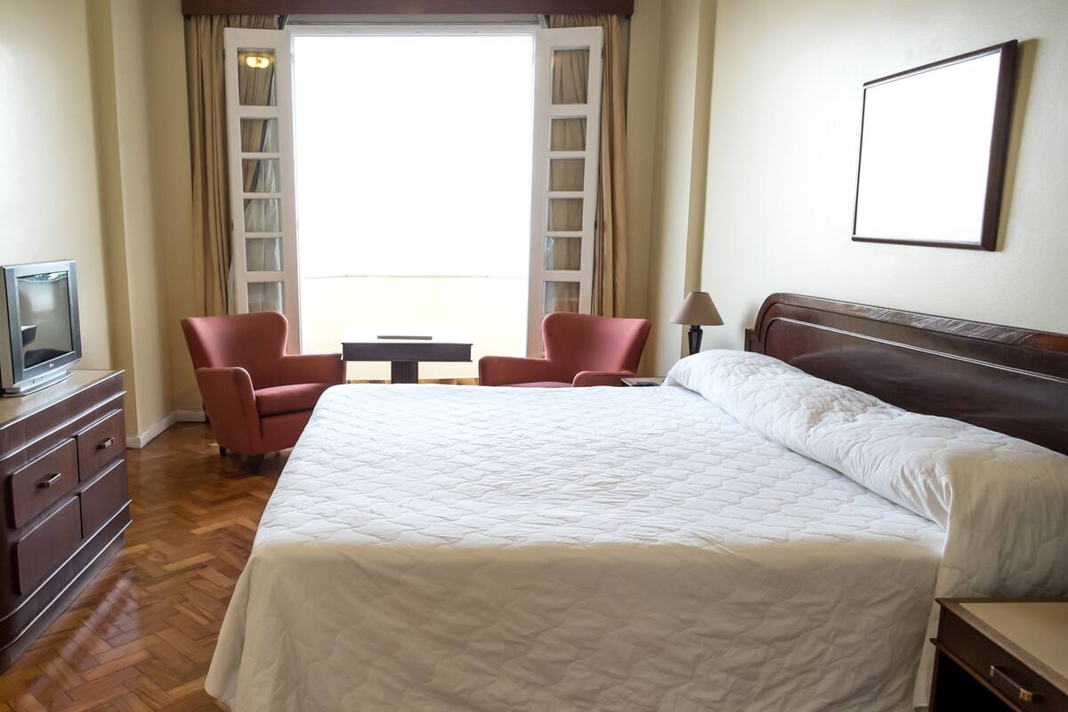 Deluxe Room, Balcony | Minibar, in-room safe