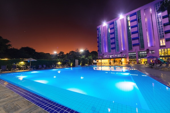2 outdoor pools, pool umbrellas, sun loungers