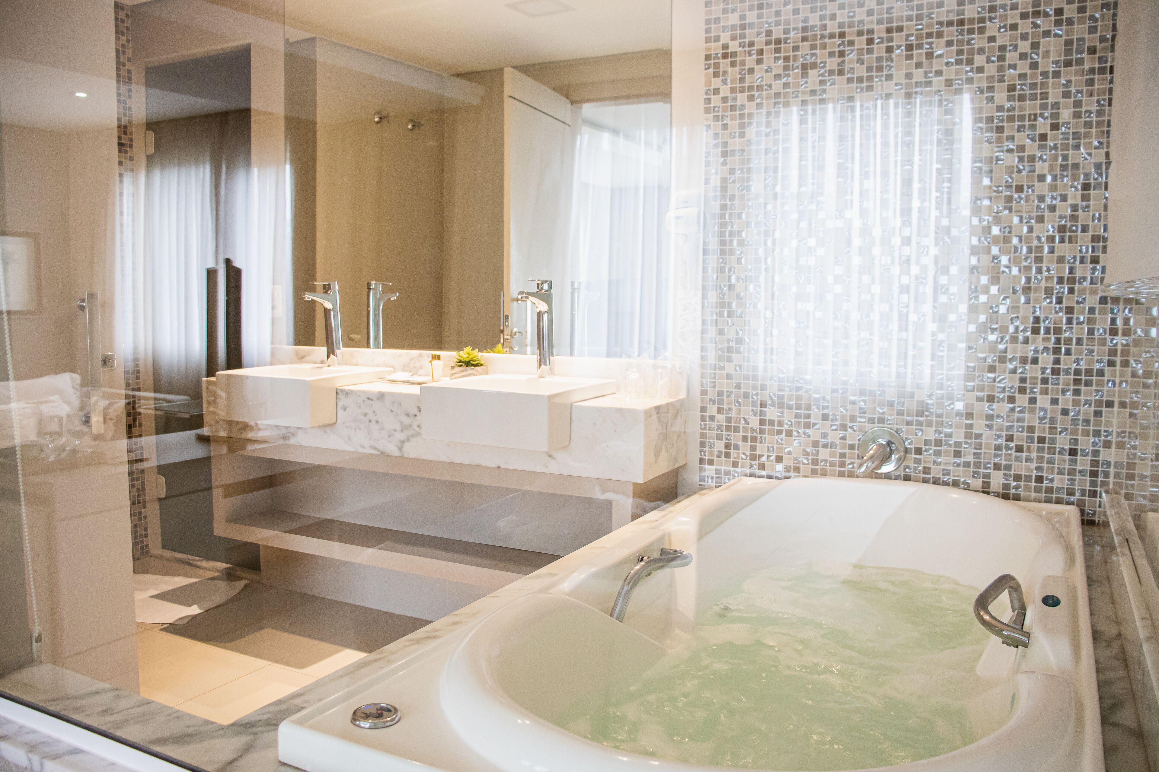 suite (suite master) | bathroom | free toiletries, hair dryer, towels