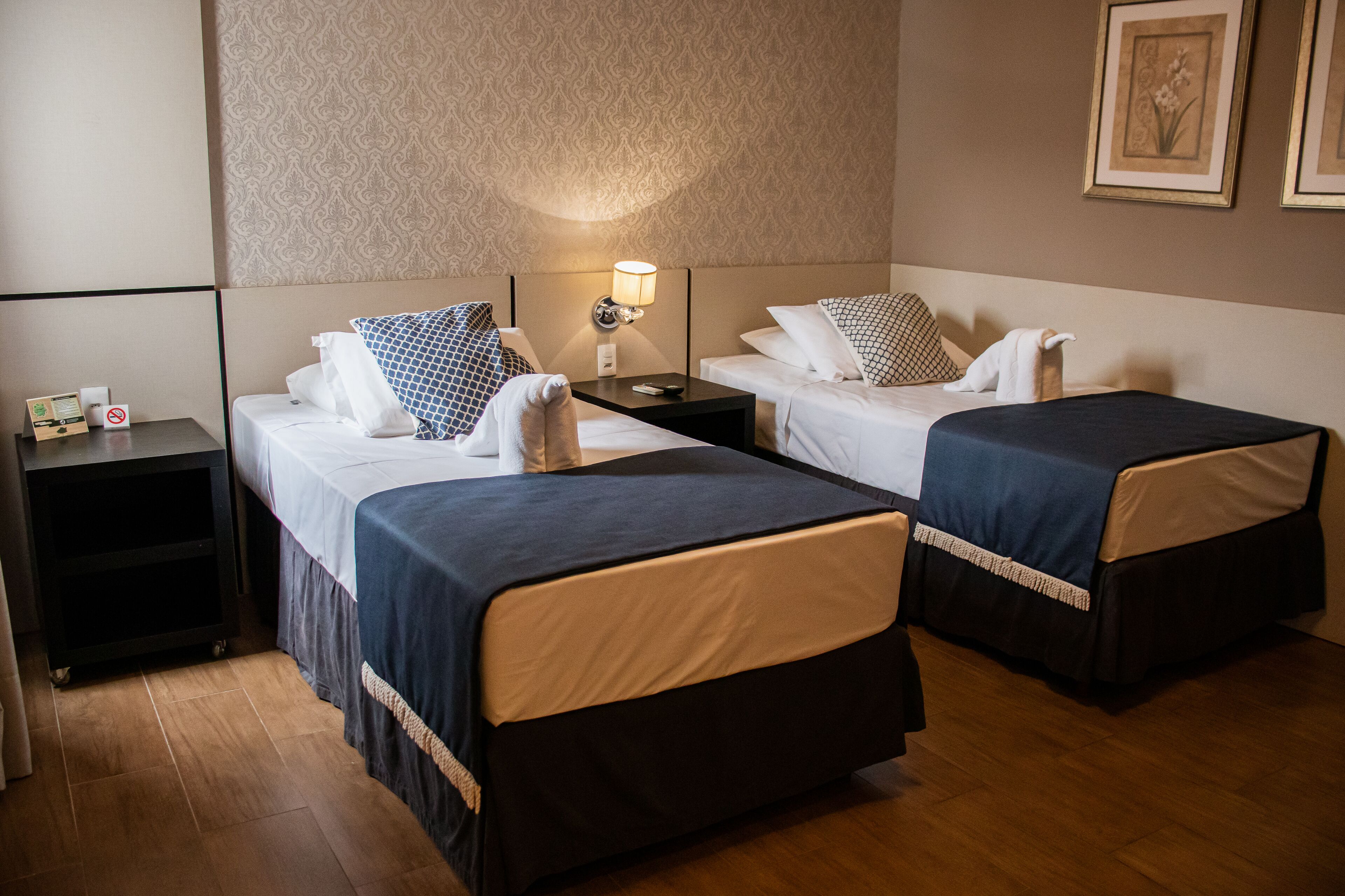 suite (suite familia) | 1 bedroom, minibar, in-room safe, desk