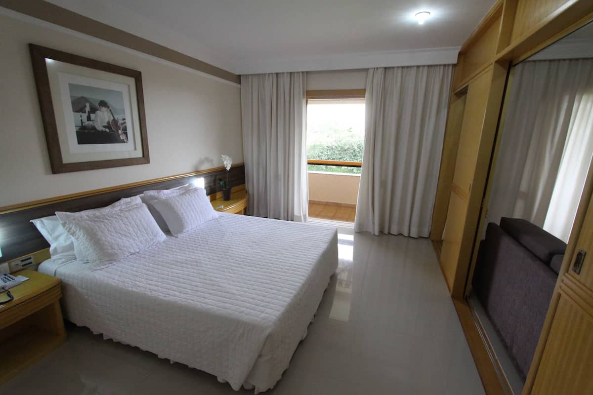 executive suite | minibar, rollaway beds, free wifi