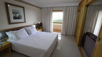 Executive Suite | Minibar, rollaway beds, free WiFi