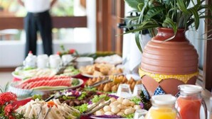 Free daily buffet breakfast  - Oceano Praia Hotel (Porto Seguro)