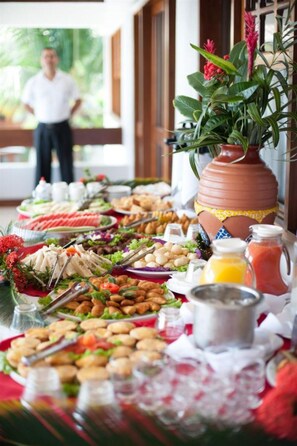 Petit-déjeuner buffet compris tous les jours