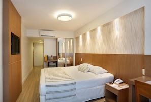 Standardzimmer | Hochwertige Bettwaren, Minibar, Zimmersafe, schallisolierte Zimmer