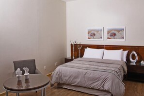 미니바, 객실 내 금고, 책상, 암막 커튼