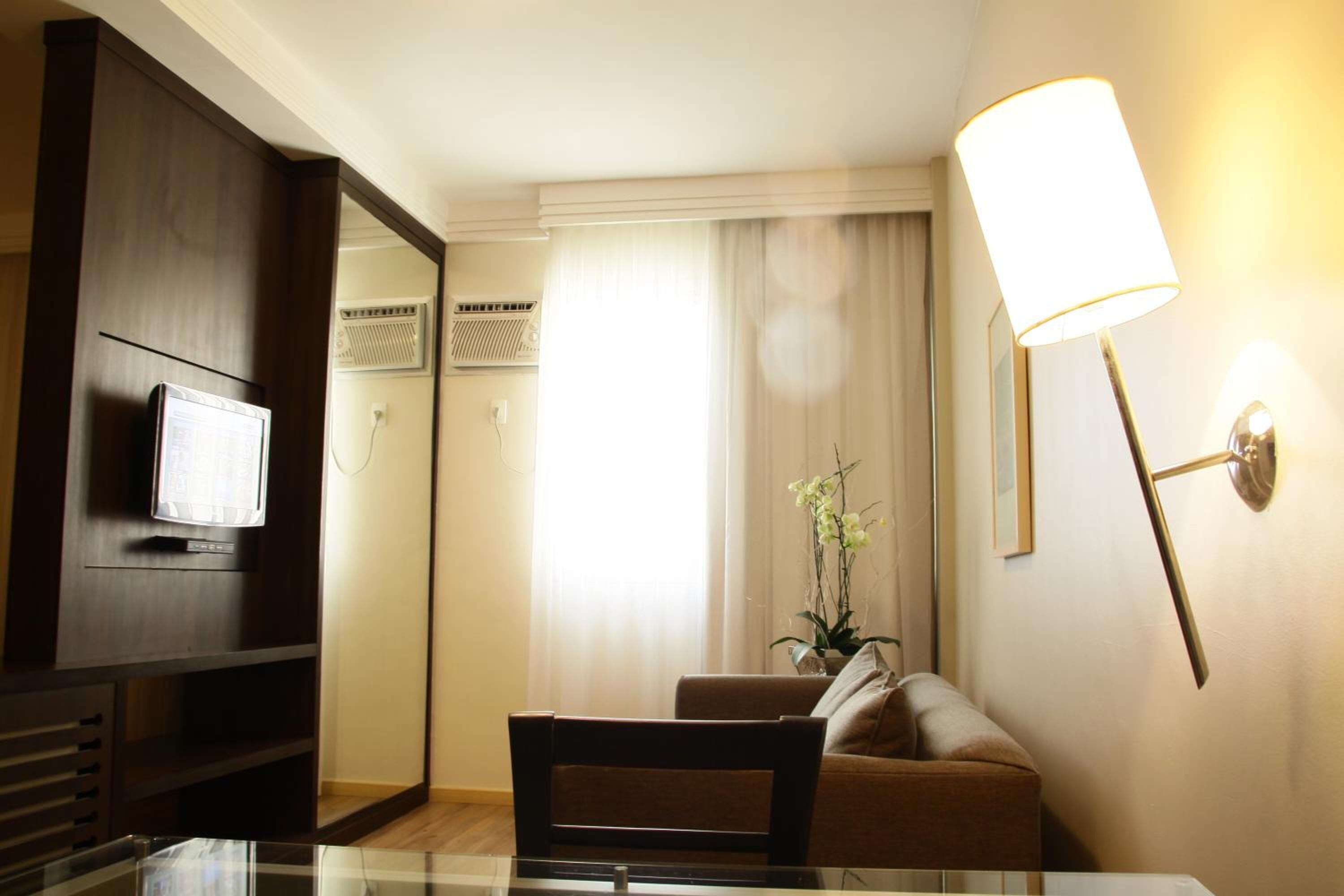 32-inch led tv with cable channels, tv