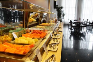 Breakfast, lunch, dinner served; international cuisine 