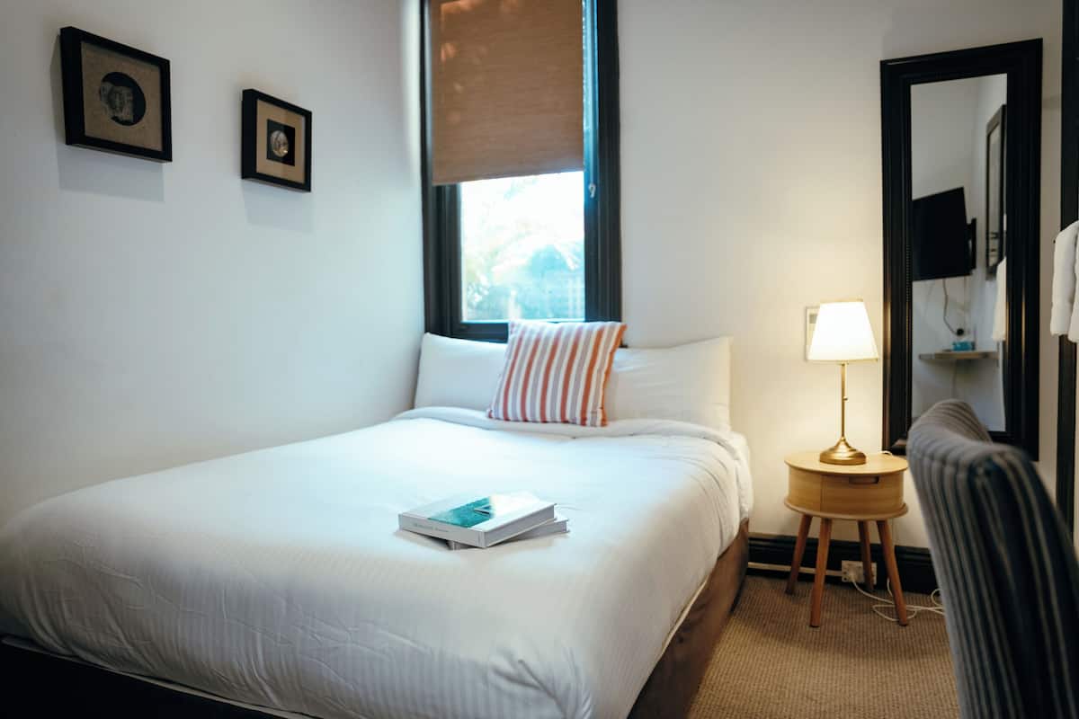 Double Room with Shared Bathroom | In-room safe, iron/ironing board, free WiFi, bed sheets