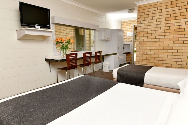 Desk, laptop workspace, iron/ironing board, free WiFi