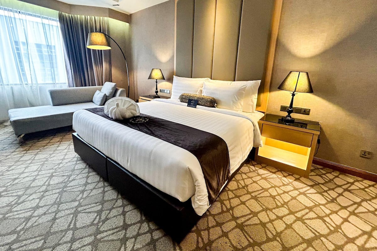 Pearl Premier (comes with free breakfast, hi tea & supper) | 1 phòng ngủ, két bảo mật tại phòng, bàn